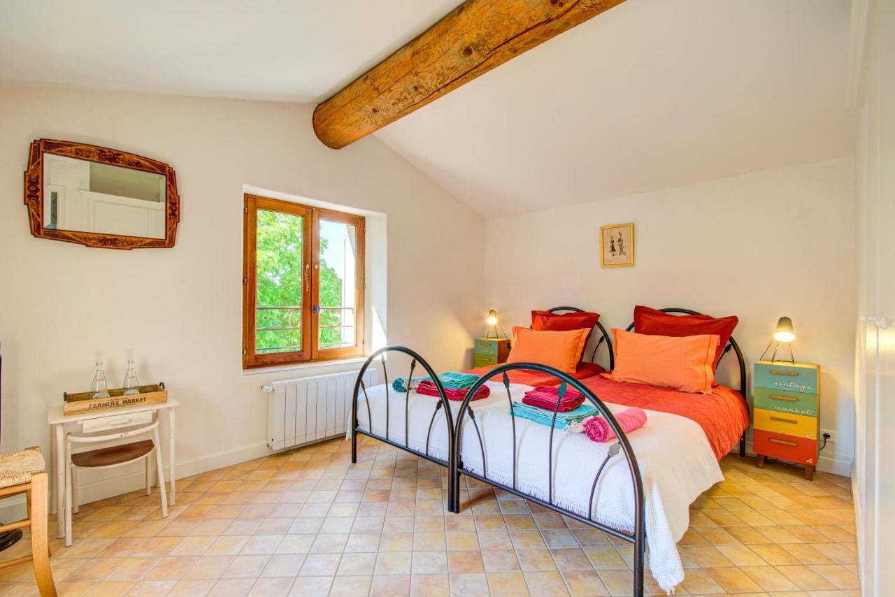 Les Chambres Du Perussier Кюкюрон Экстерьер фото